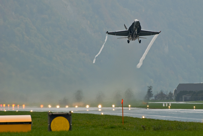 69_Meiringen_FA-18C Hornet.jpg